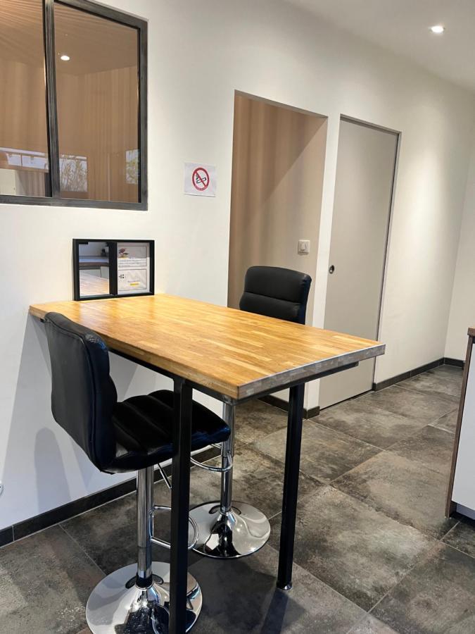 Le Saint Symphorien, Parking Gratuit Privee Apartment Ван Екстериор снимка
